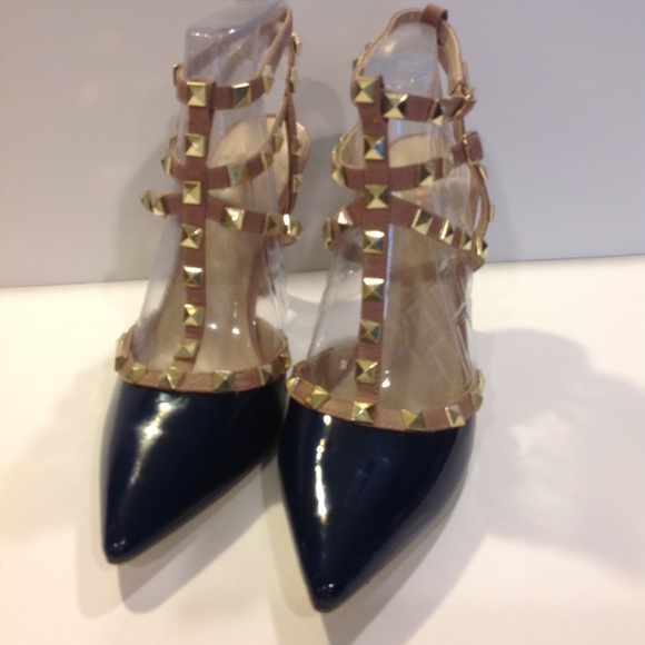 BCBG heels😘 - Picture 2 of 4